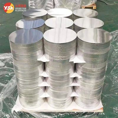 Cakram Lingkaran Aluminium Dilapisi Warna PE PVDF Bentuk Bulat Ukuran Kustom Kerataan Tinggi Tepi Bebas Gerigi Food Grade