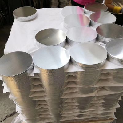 Reflektif 0,7mm 0,8mm Aluminium Round Disc 1050 1060 1100 Pot Custom Size Tinggi Flatness Burr Free Edge Food Grade