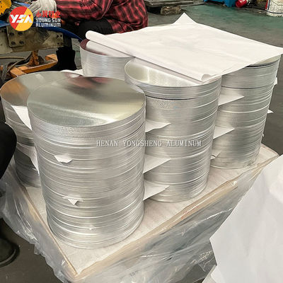 Lingkaran Aluminium 1060 0,55mm Cakram Dapur Temper O H Ukuran Kustom Kerataan Tinggi Tepi Bebas Gerigi Food Grade